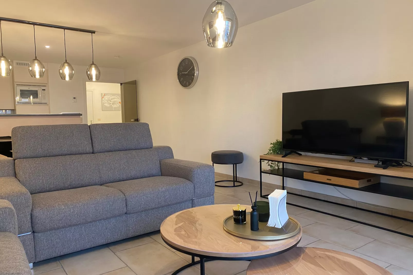 Lotus IV 0303-Living room