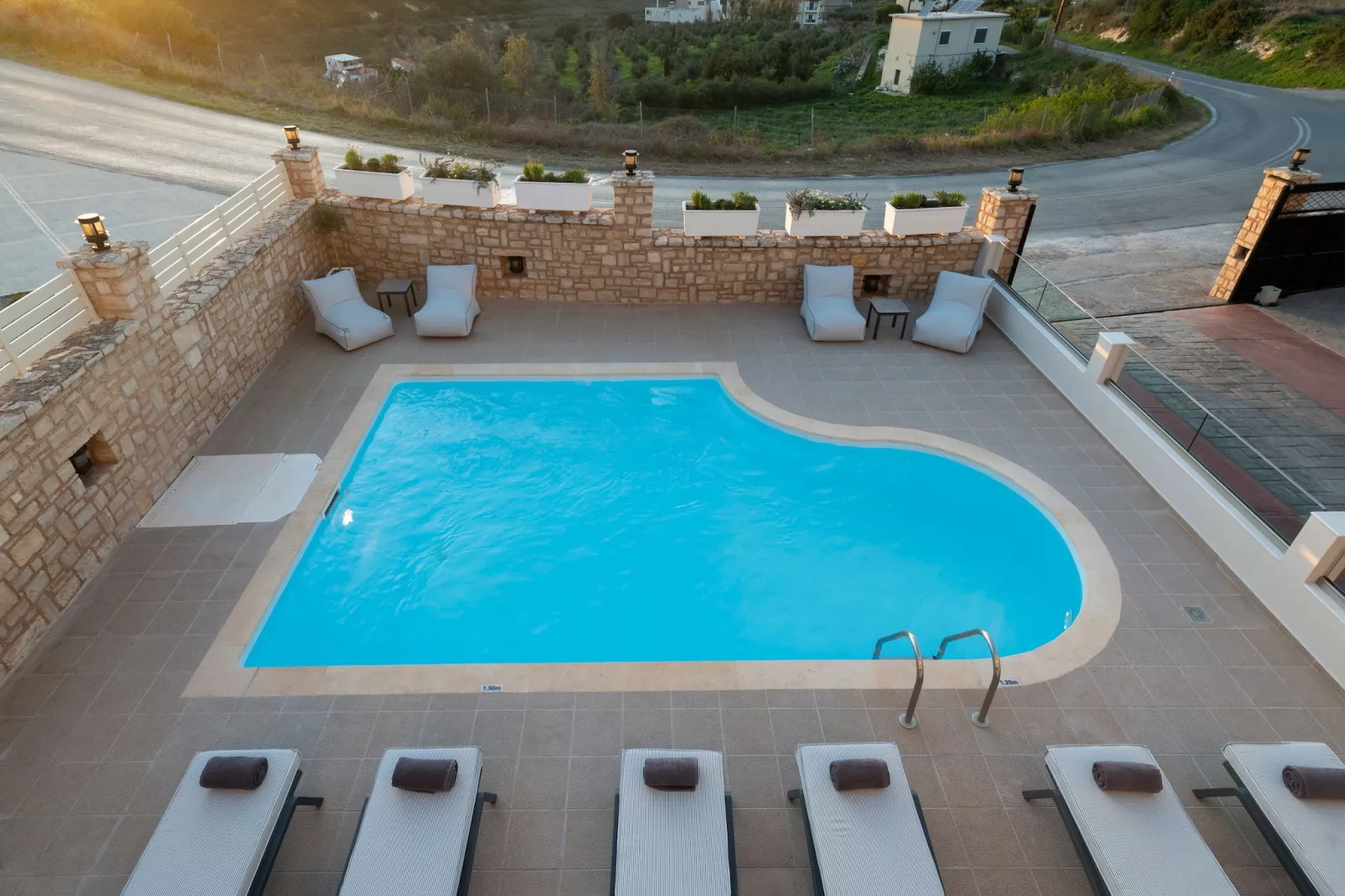 Zen Grande-Pool