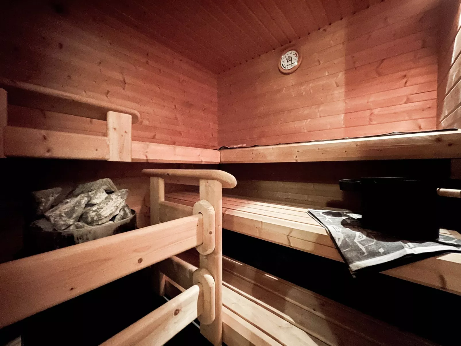 Cozy Chalet-Inside