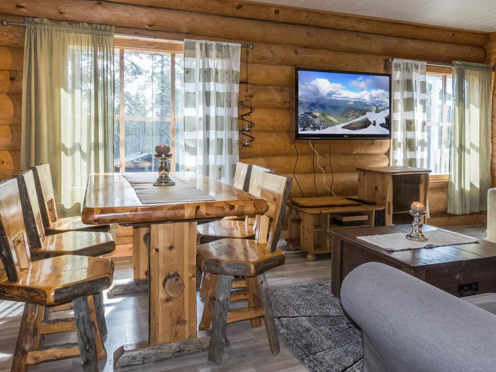 Aurora cabin-Inside