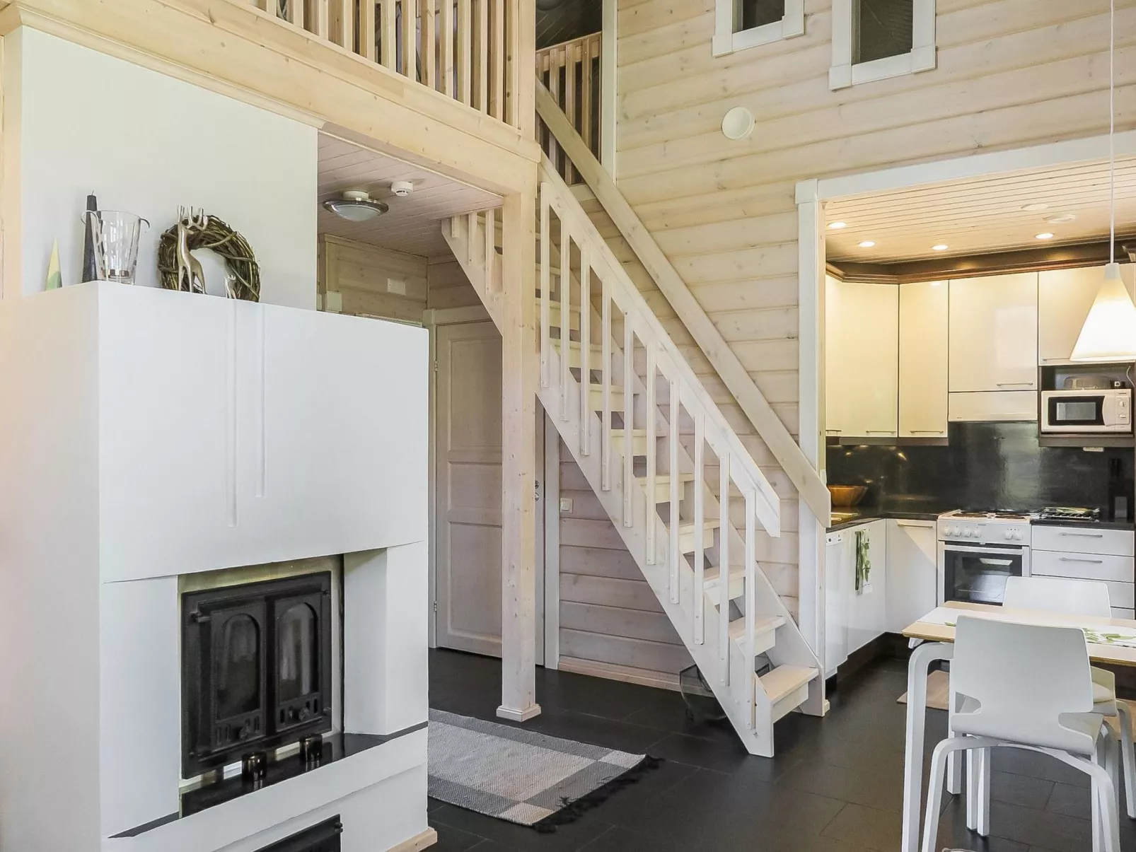 Aihki pine cottage-Inside