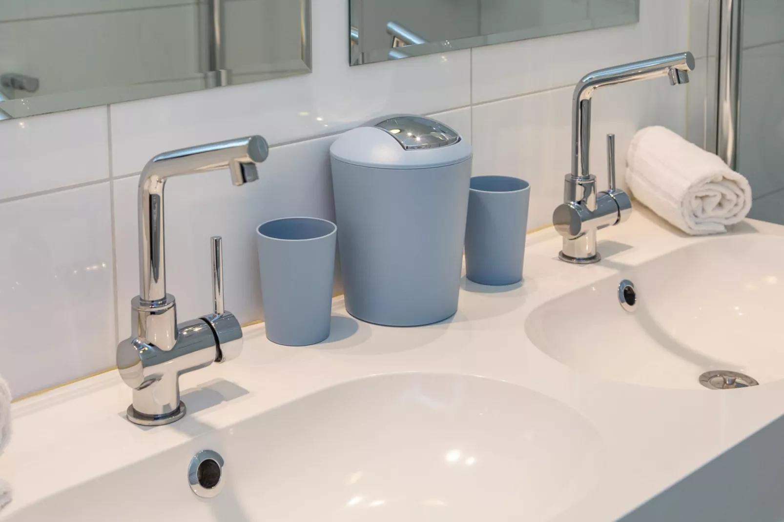 Appartement 'Duinoord' - Duinweg 117-12  Zoutelande-Bathroom