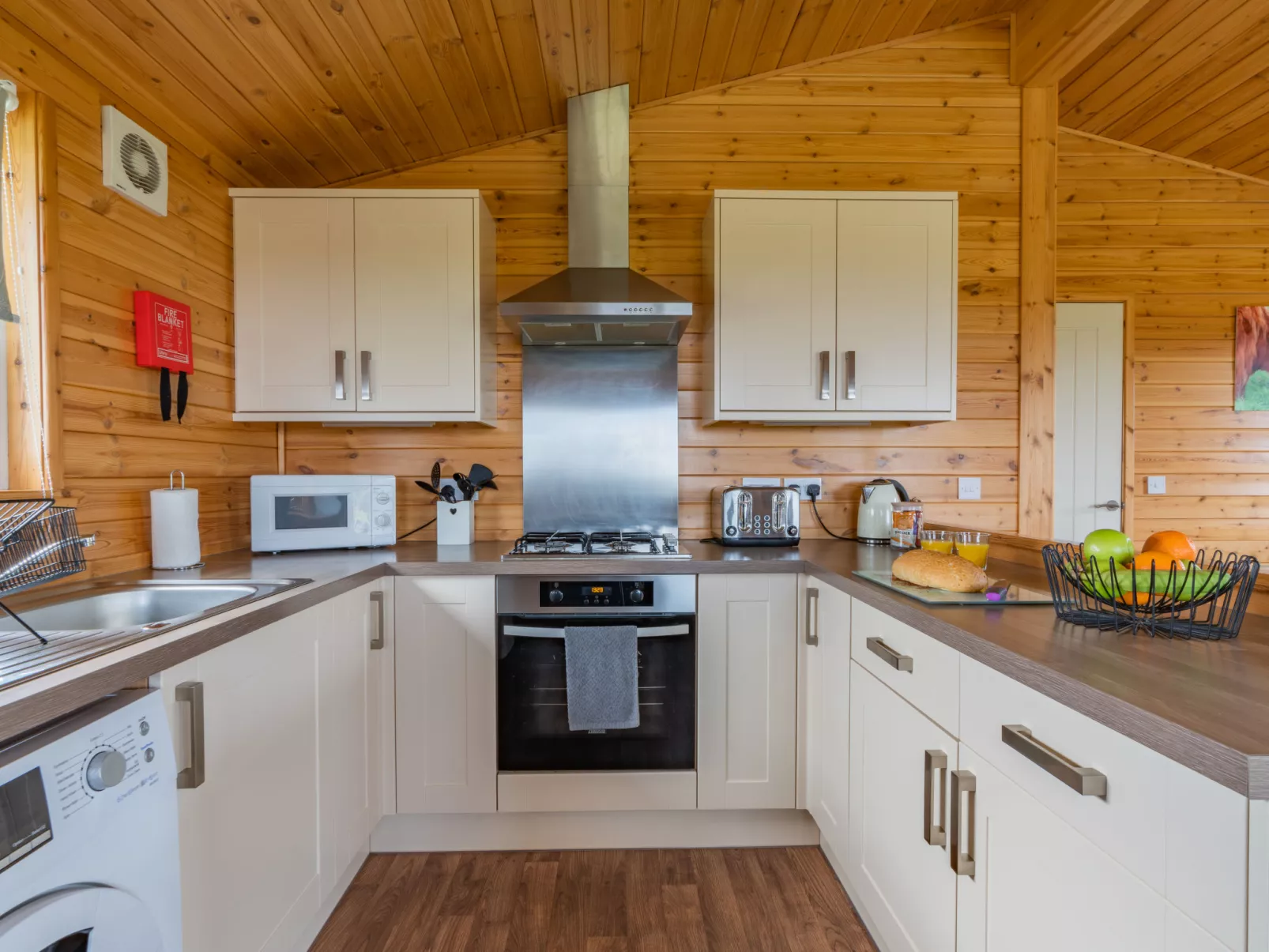 Loch Leven Lodge 21-Inside