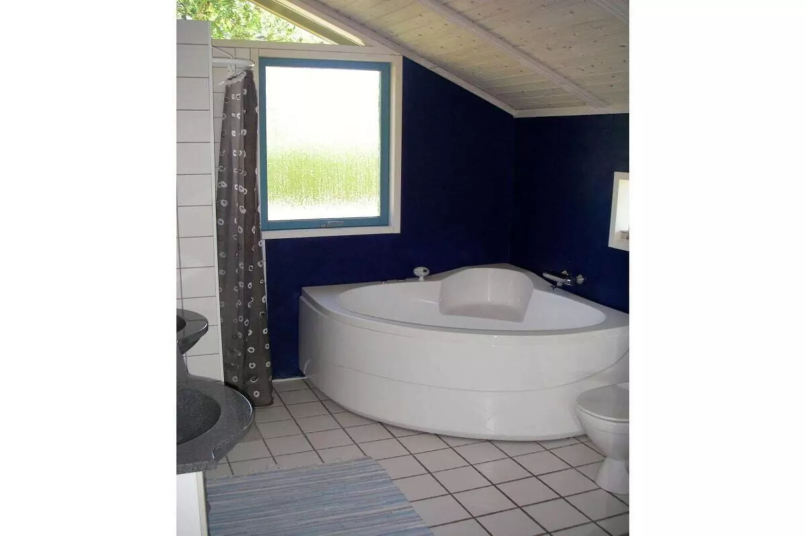 141732-Bathroom