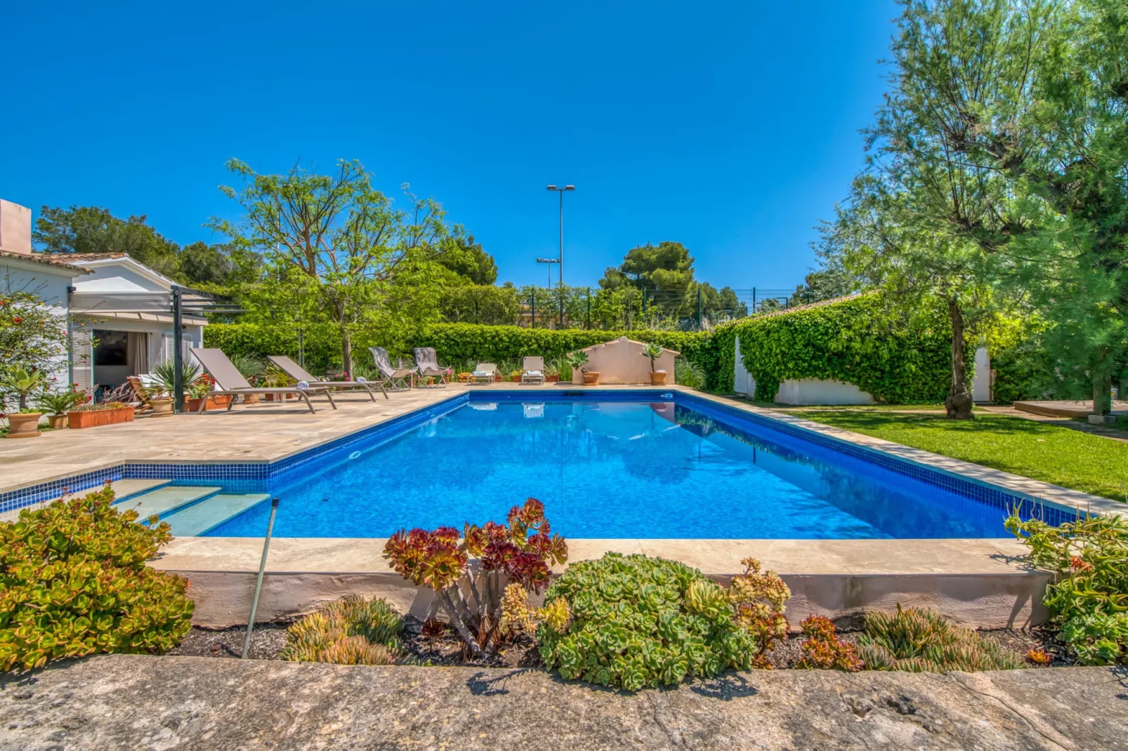 Villa Encantada-Areas summer 1km