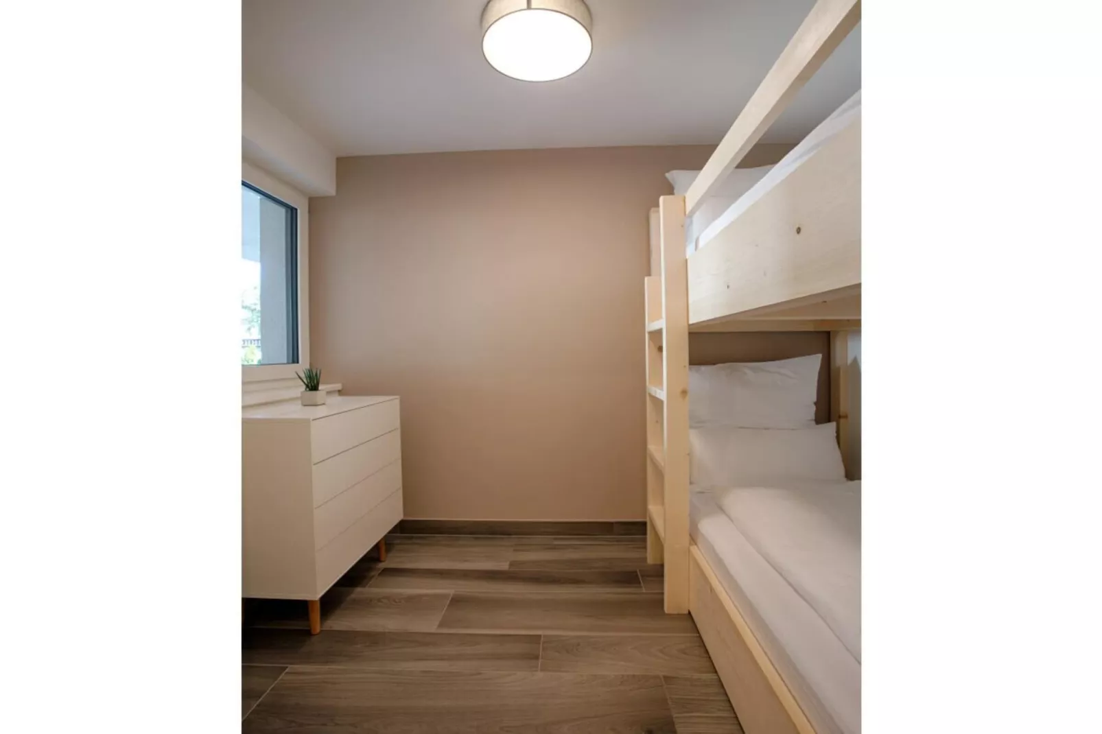 498199-Bedroom