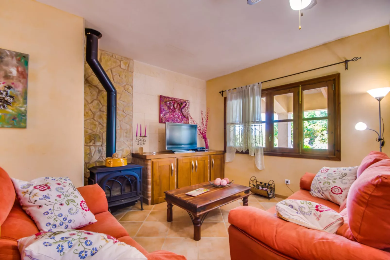 Vernissa-Living room