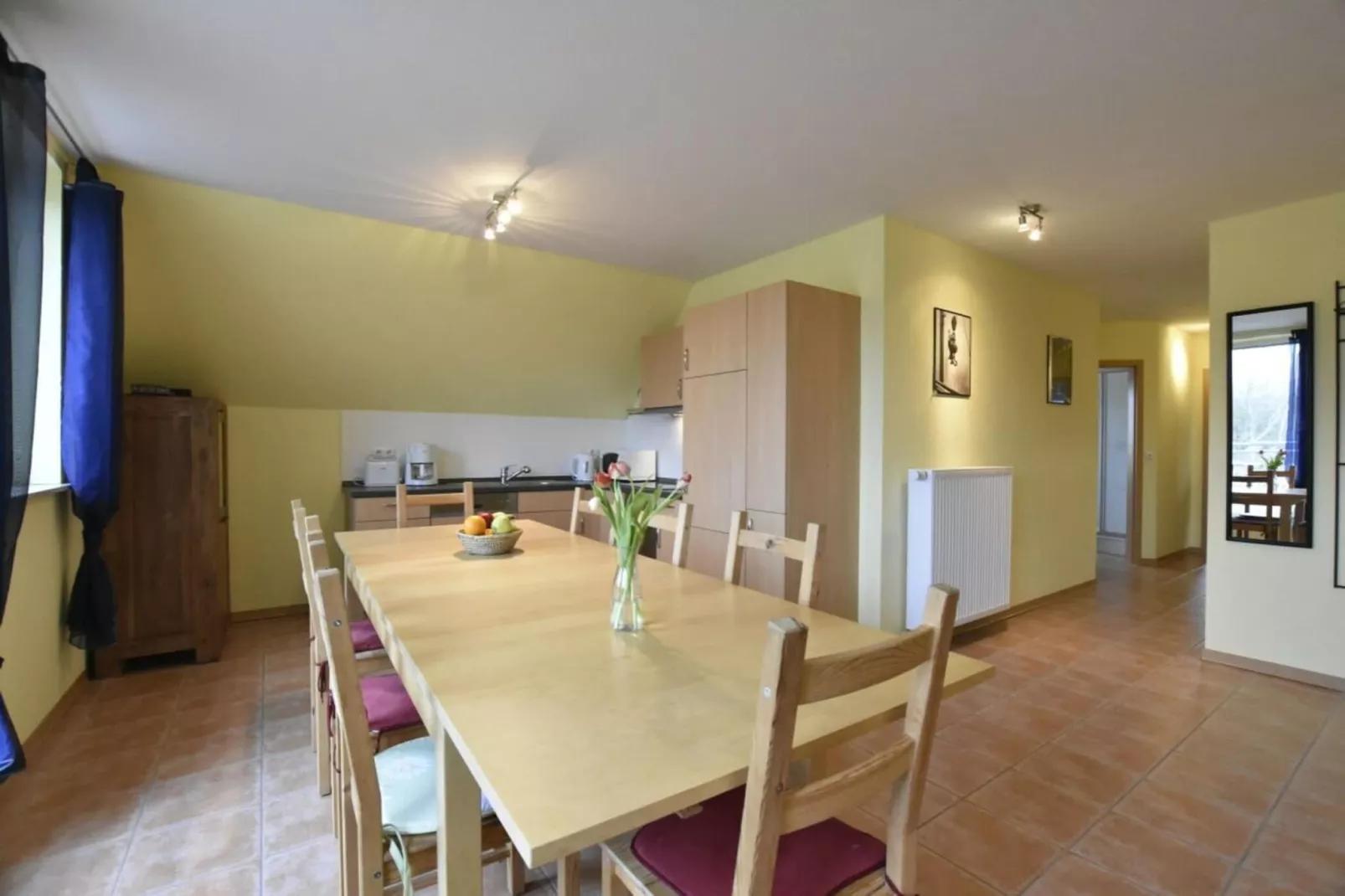 264432-Dining room