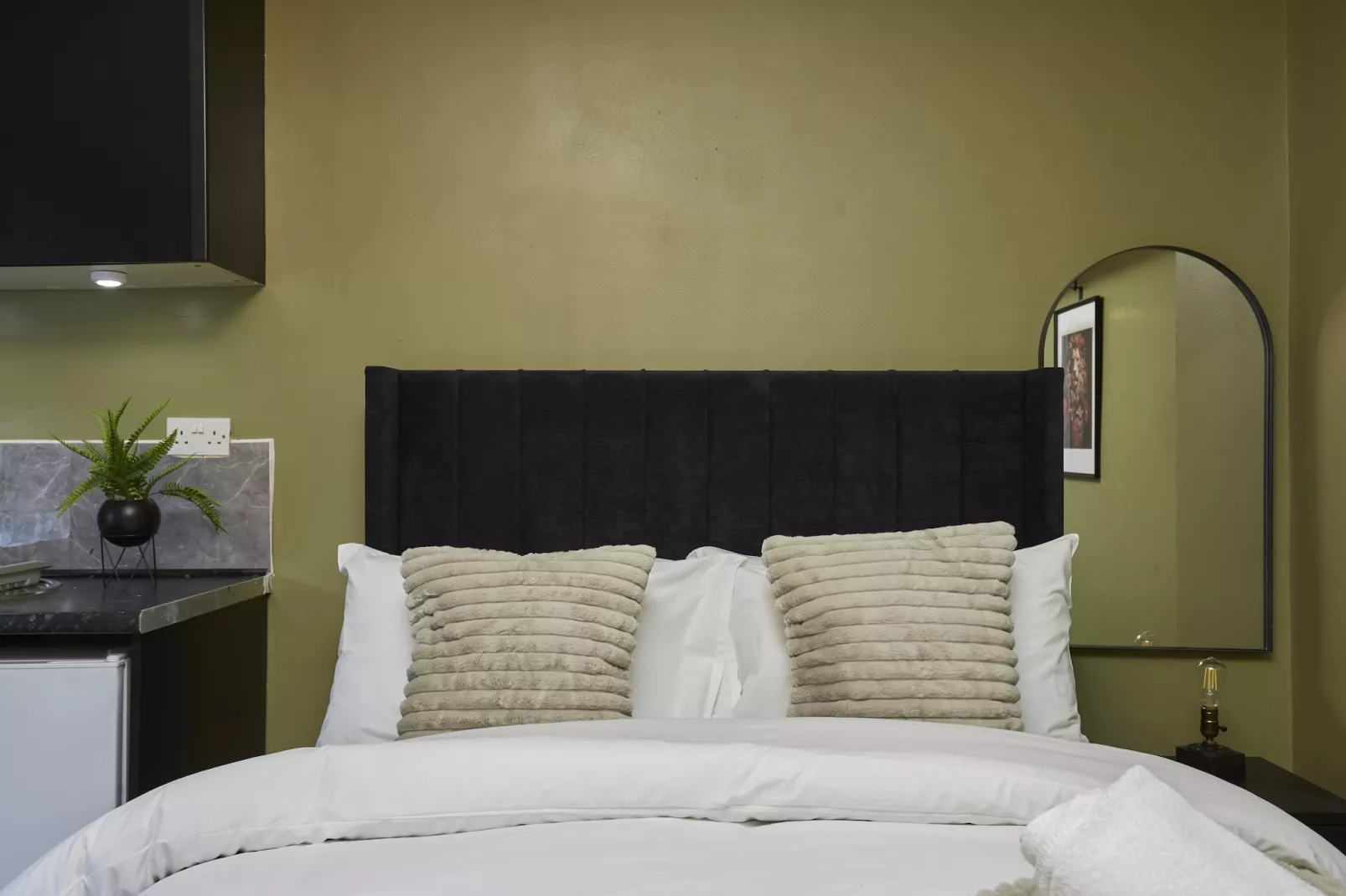 BV Aparthotel Huddersfield Ideal for Business & Leisure Stays-Chambre