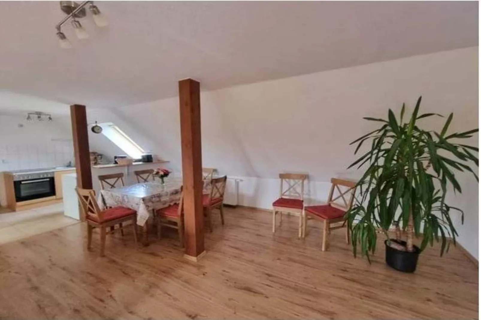 218716-Esszimmer