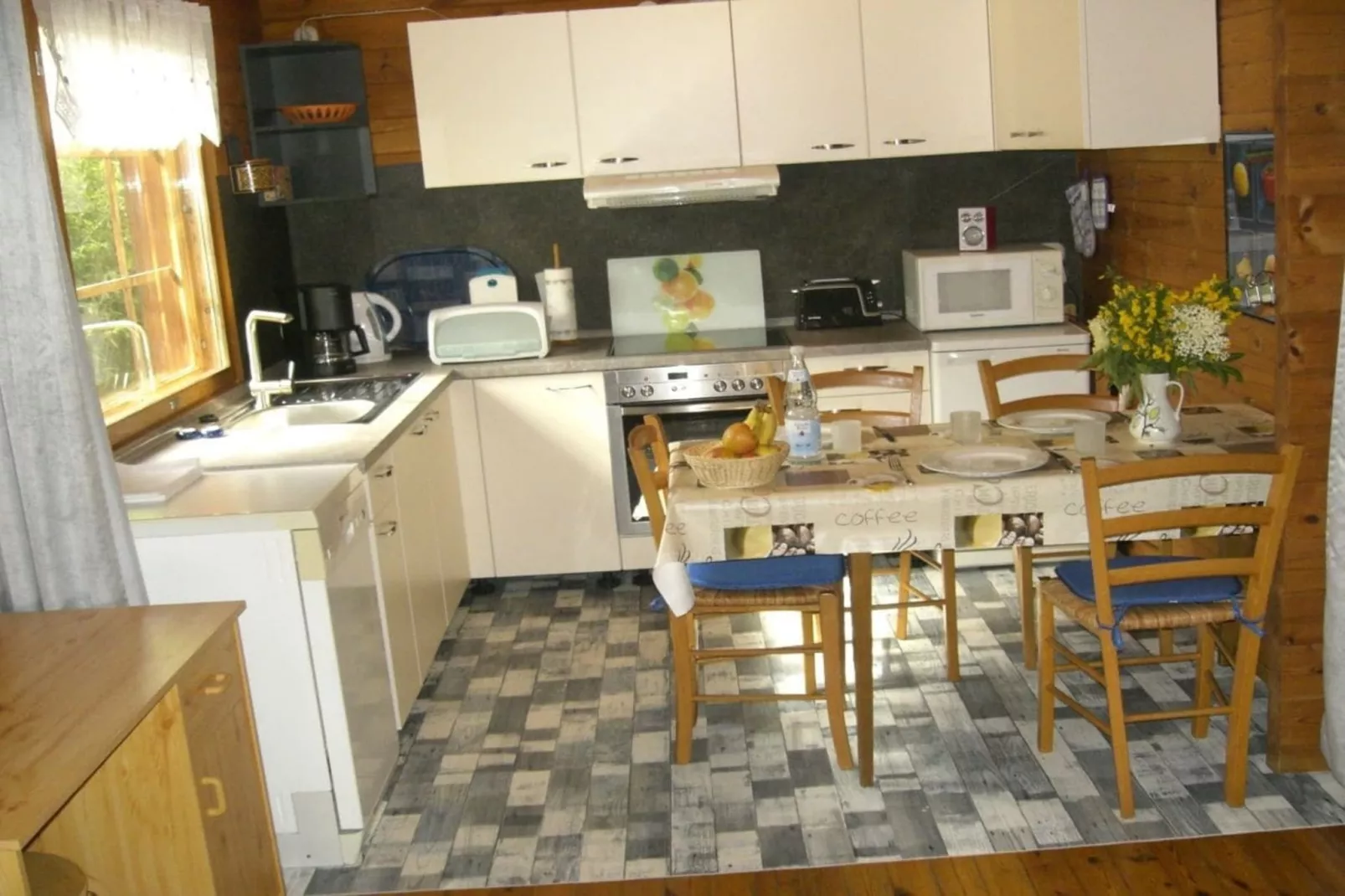 34932-Kitchen