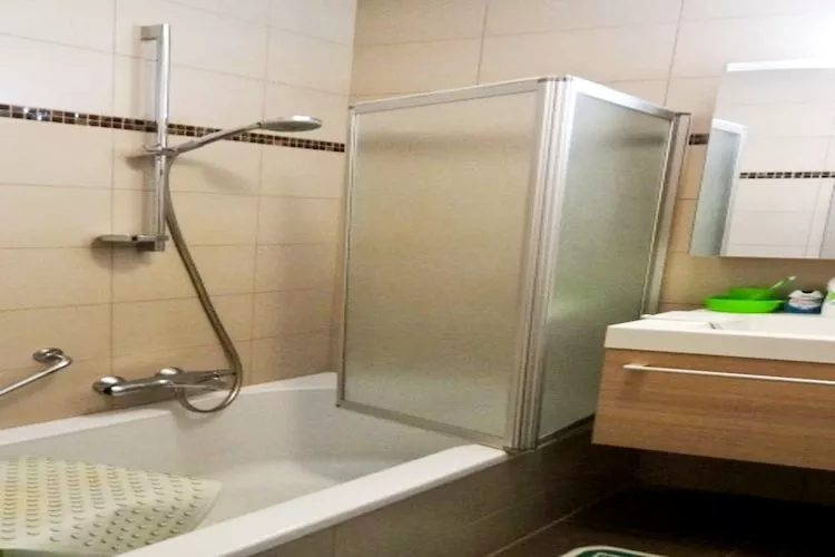 Residentie Les Panicauts 0001-Bathroom