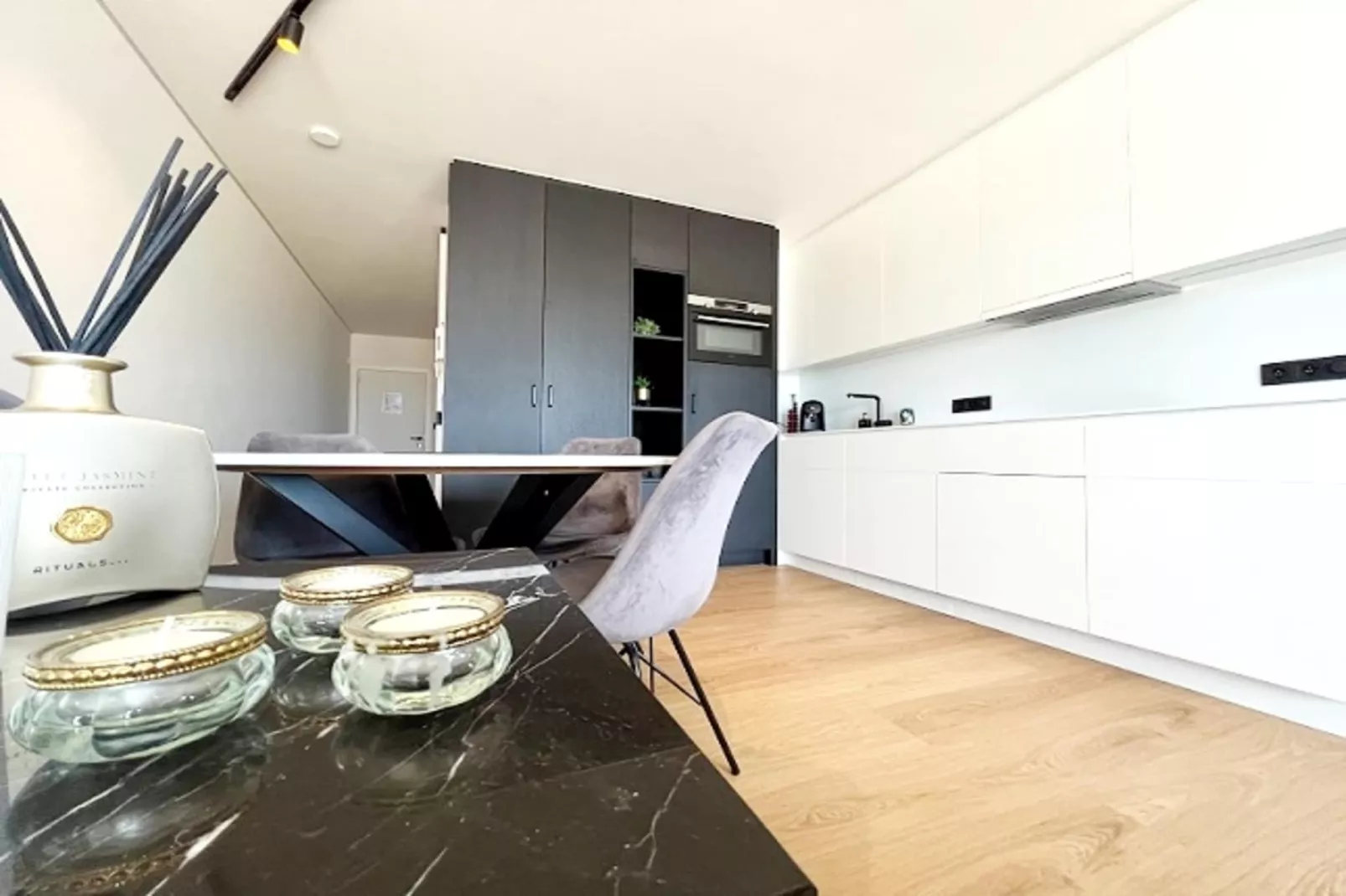RESIDENTIE CALIFORNIA E4-Kitchen