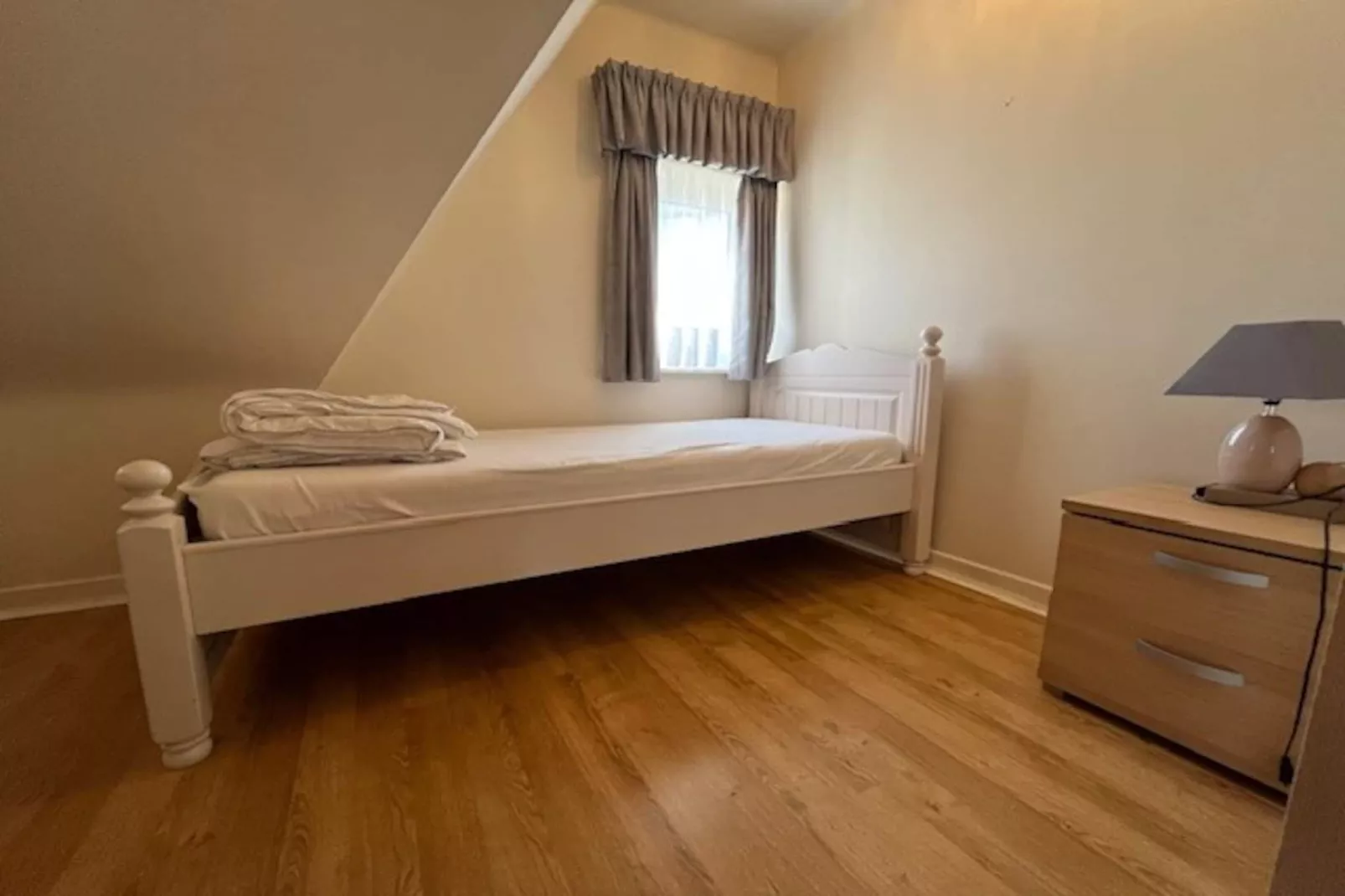 VILLA ZEEBRIES WONING-Bedroom