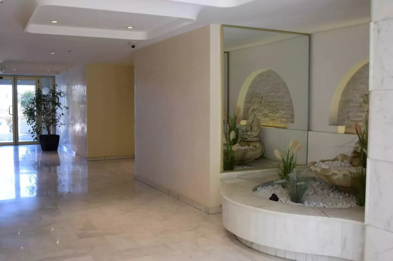 Vue Mer à Golfe-Juan Proche Cannes Plage et Garage-Reception hall
