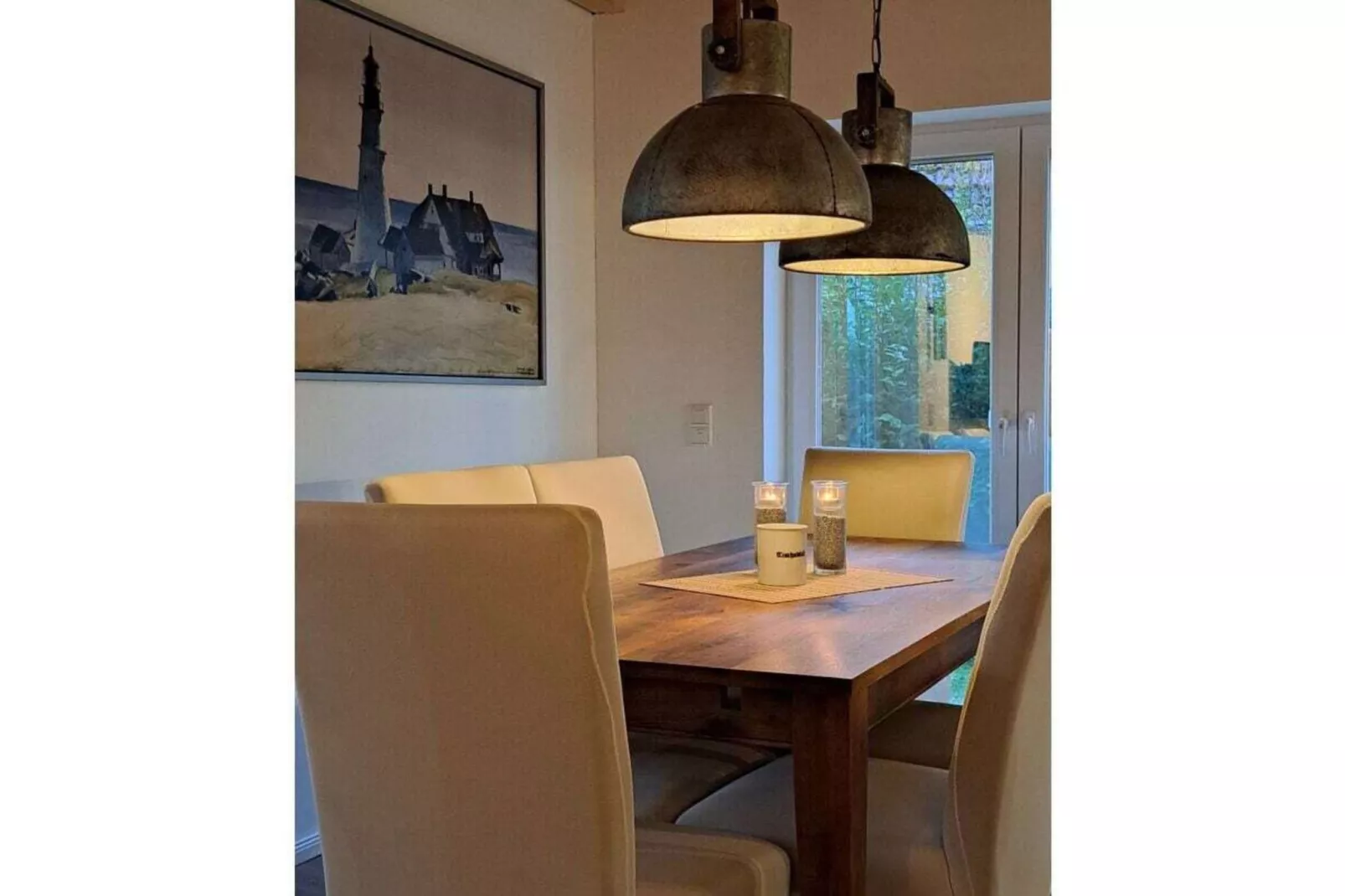 530377-Dining room