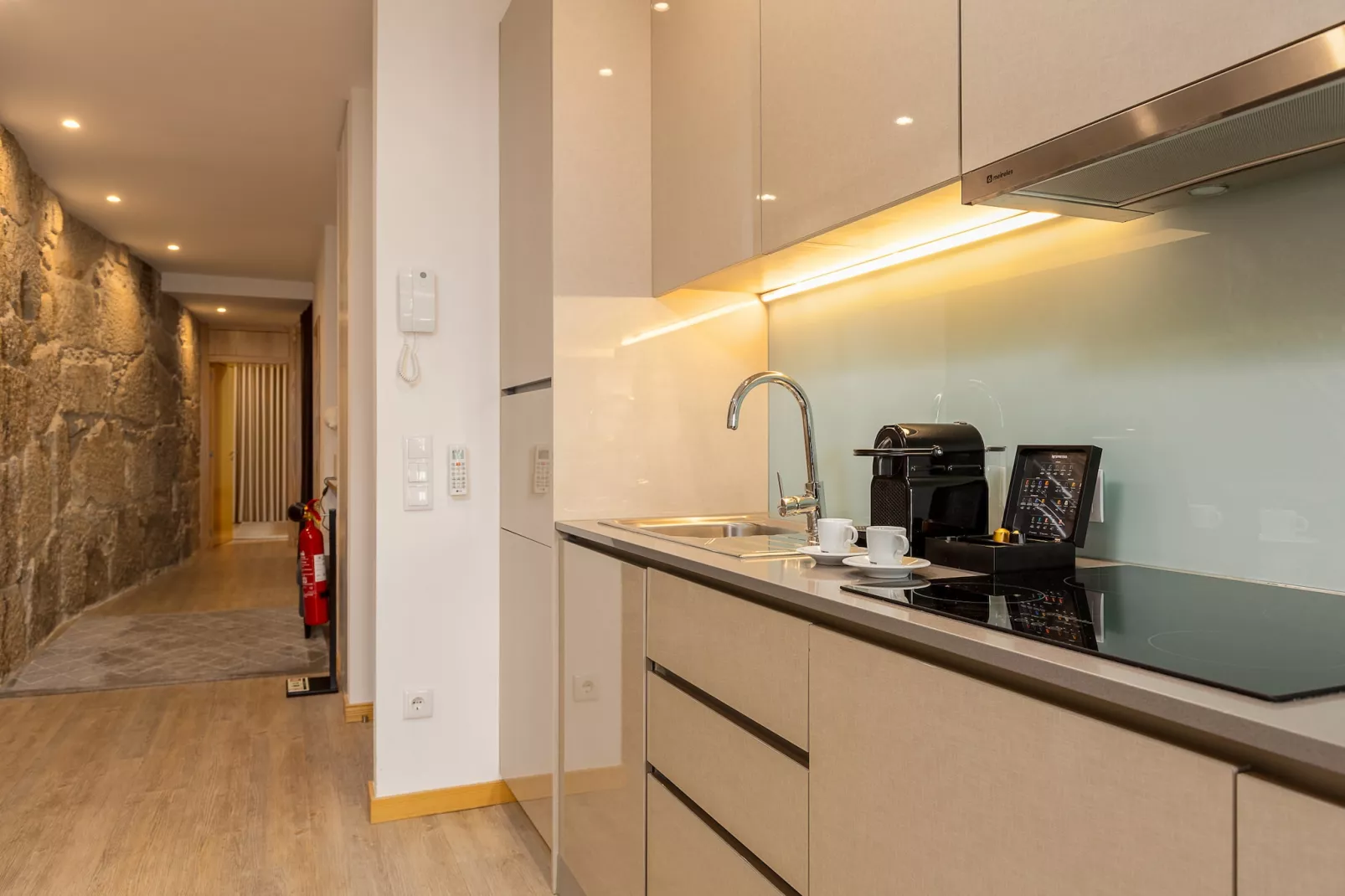 YOUROPO - Ribeira Gaia 1-Kitchen