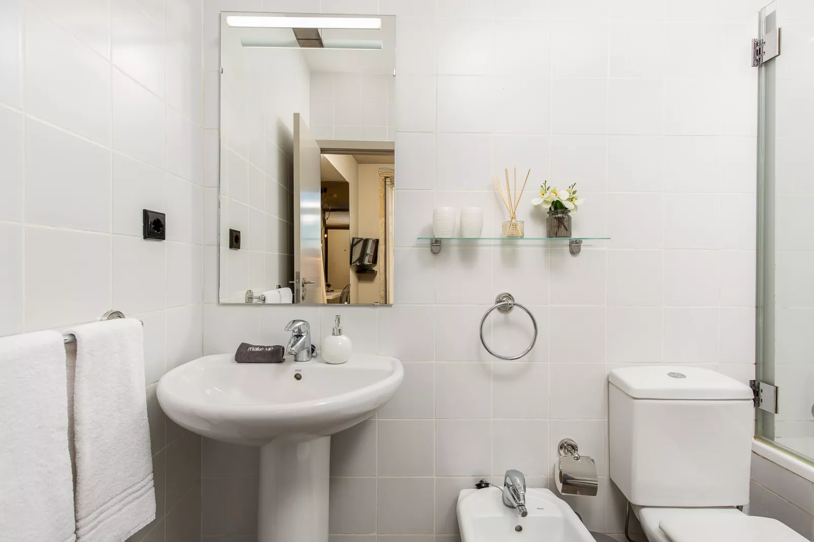 YOUROPO - Clérigos 2B-Bathroom