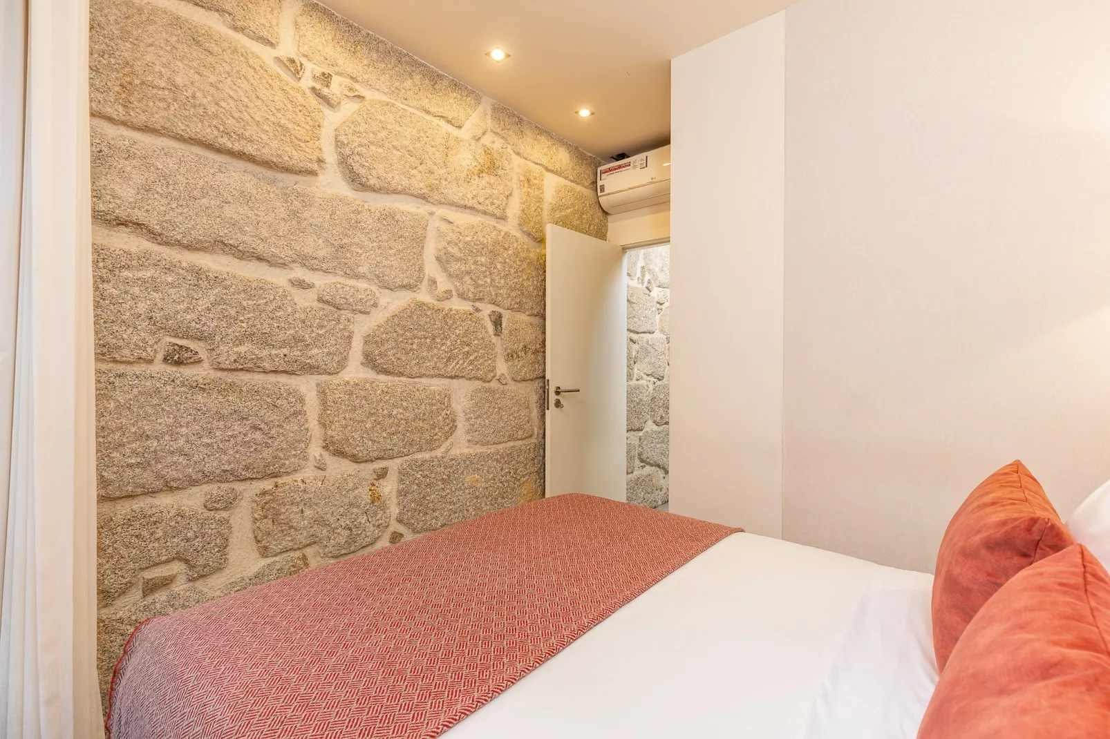 YOUROPO - Ribeira Porto 2-Bedroom