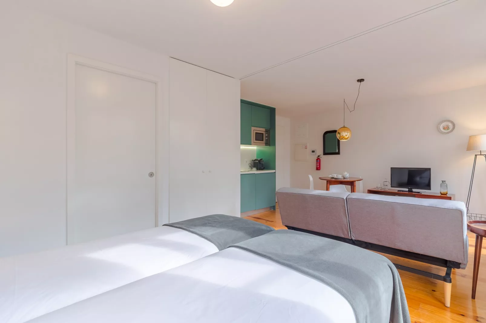 YOUROPO - The Tower 4T-Bedroom