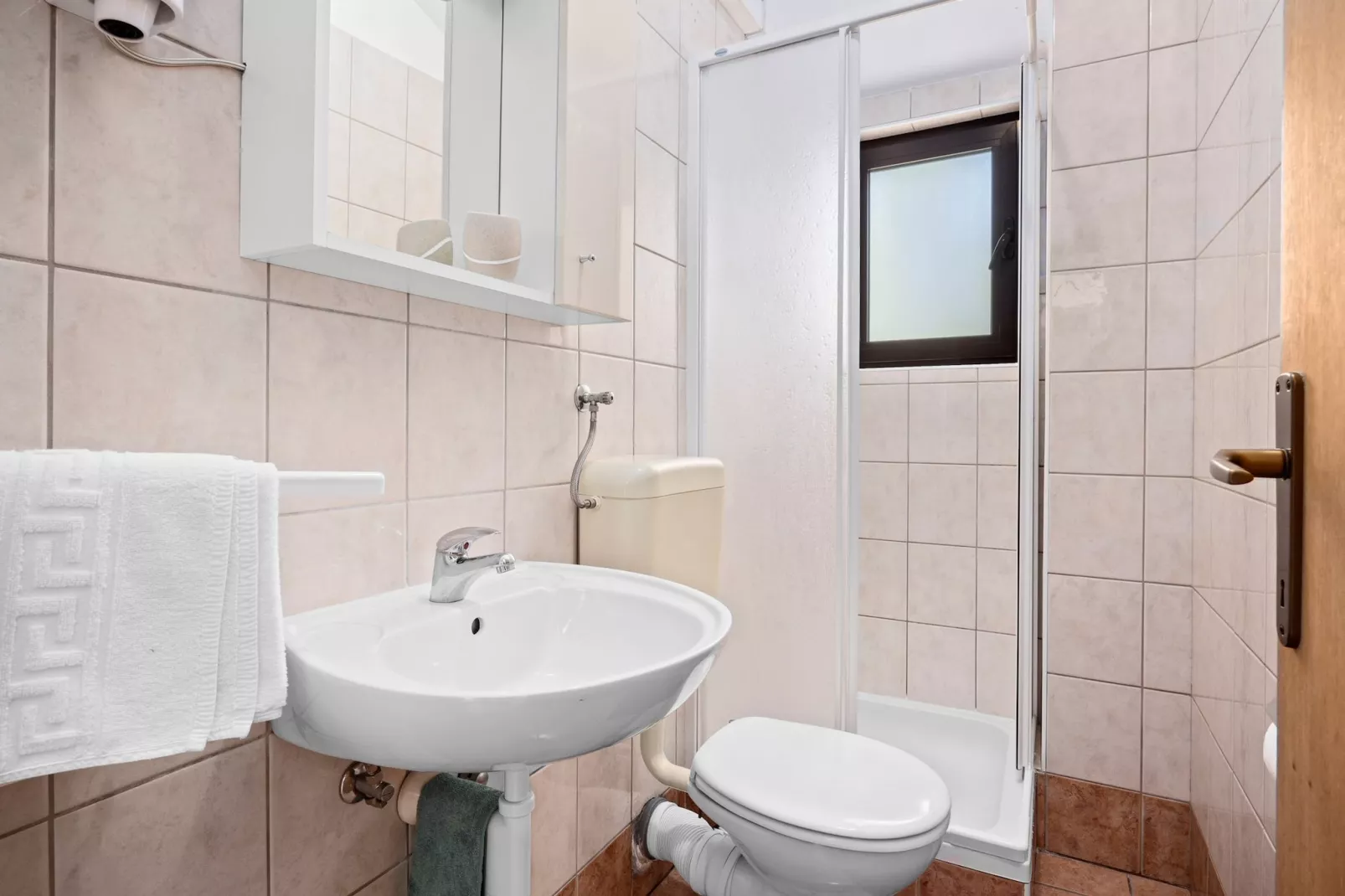 Anamar - Double Room-Bathroom