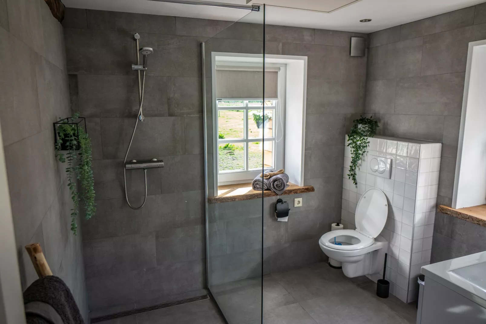 De woelige stal-Bathroom