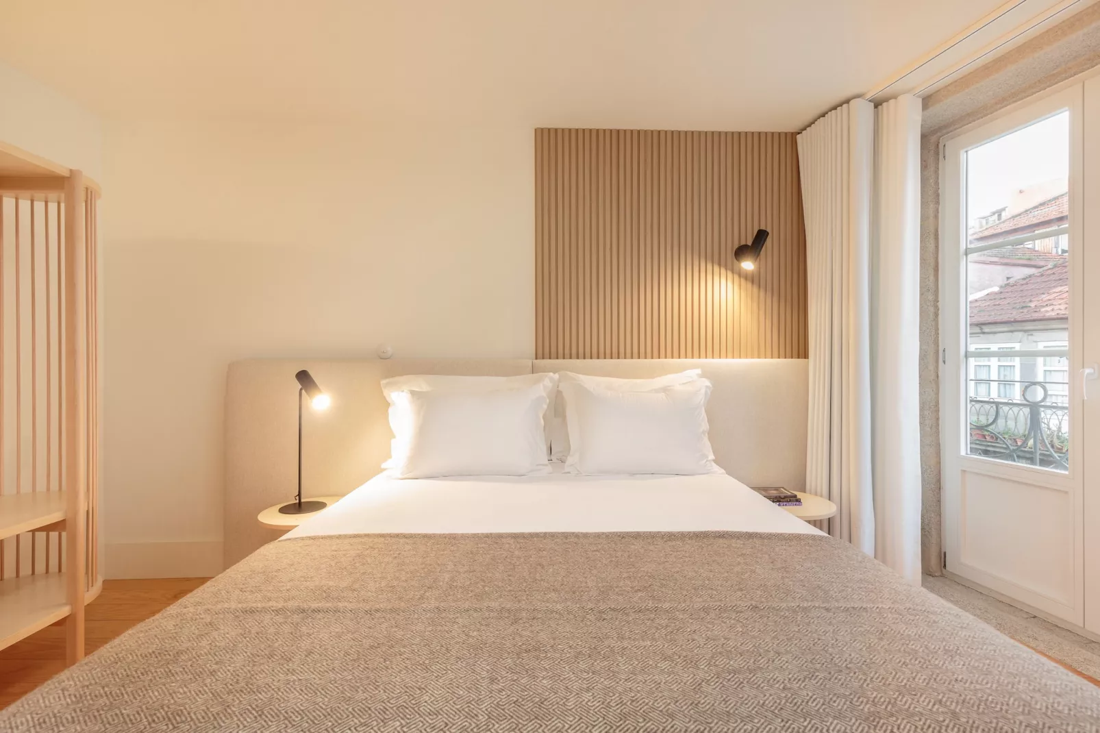 YOUROPO - Flores S-Bedroom