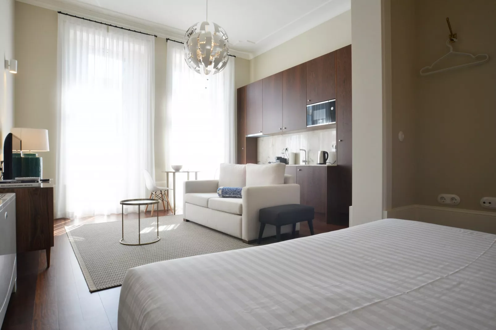 YOUROPO - Market 3B-Living room