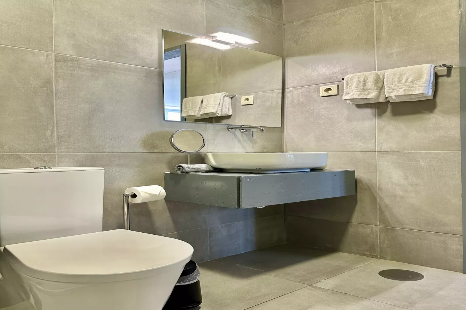 YOUROPO - Stories 1F-Bathroom