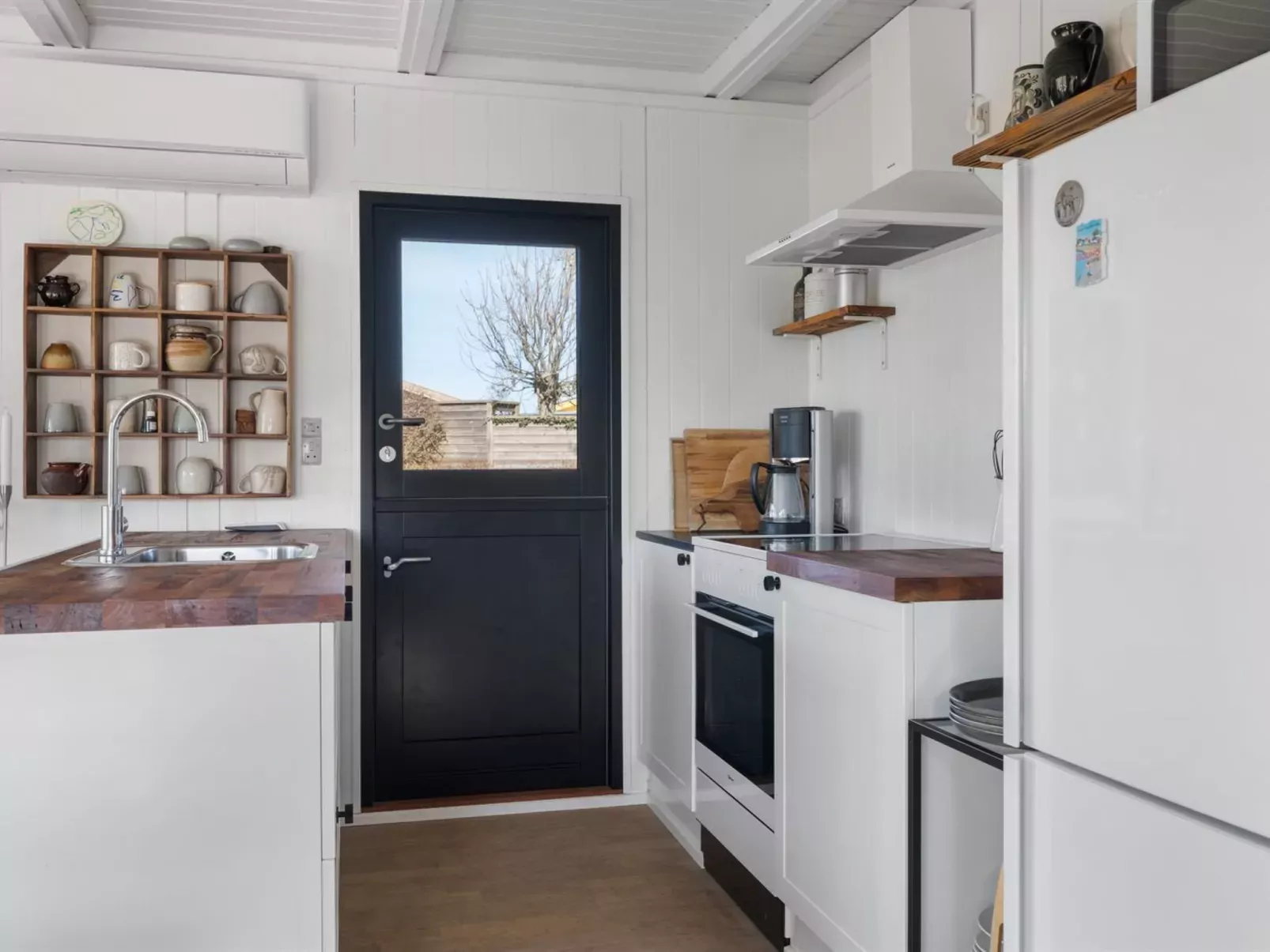"Alvild" - 300m from the sea-Inside