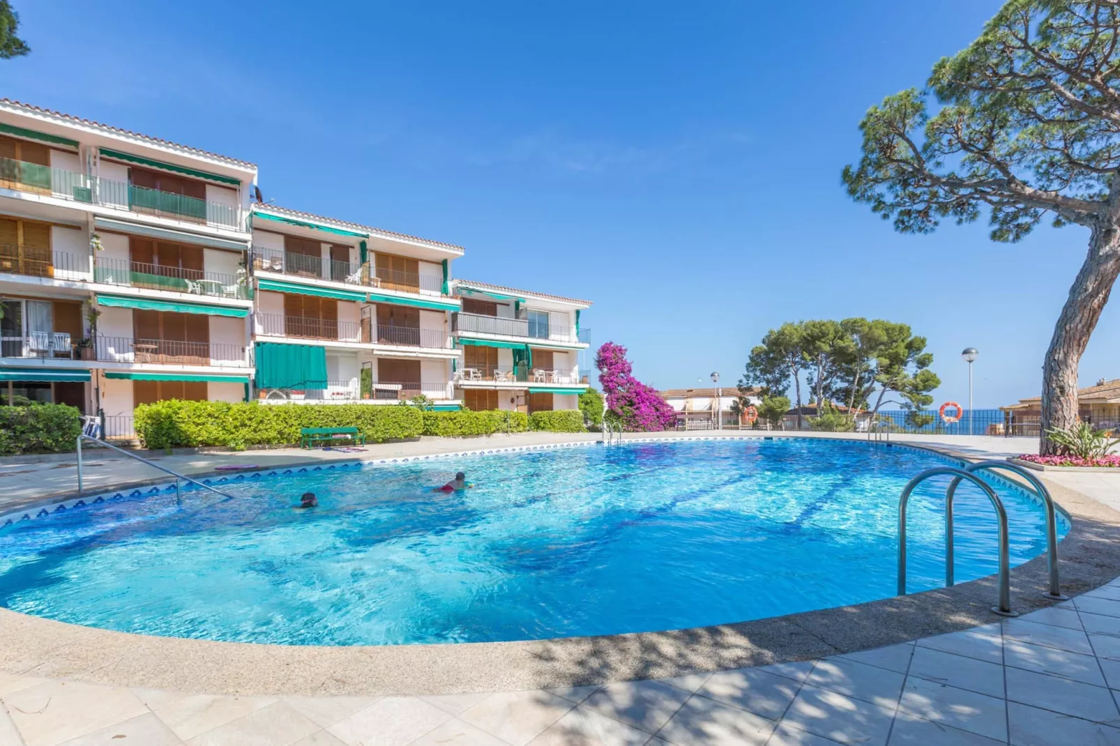 Costa Verde-Pool