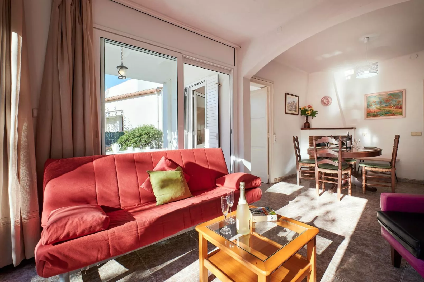 Aurora 4-Living room