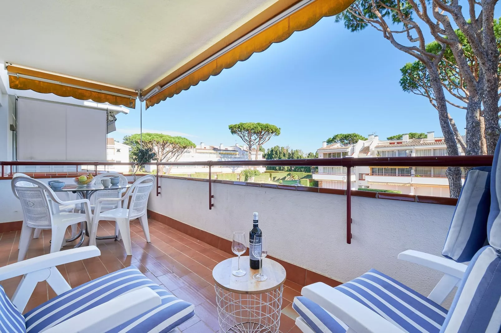 Calella Park 13-A-Living room