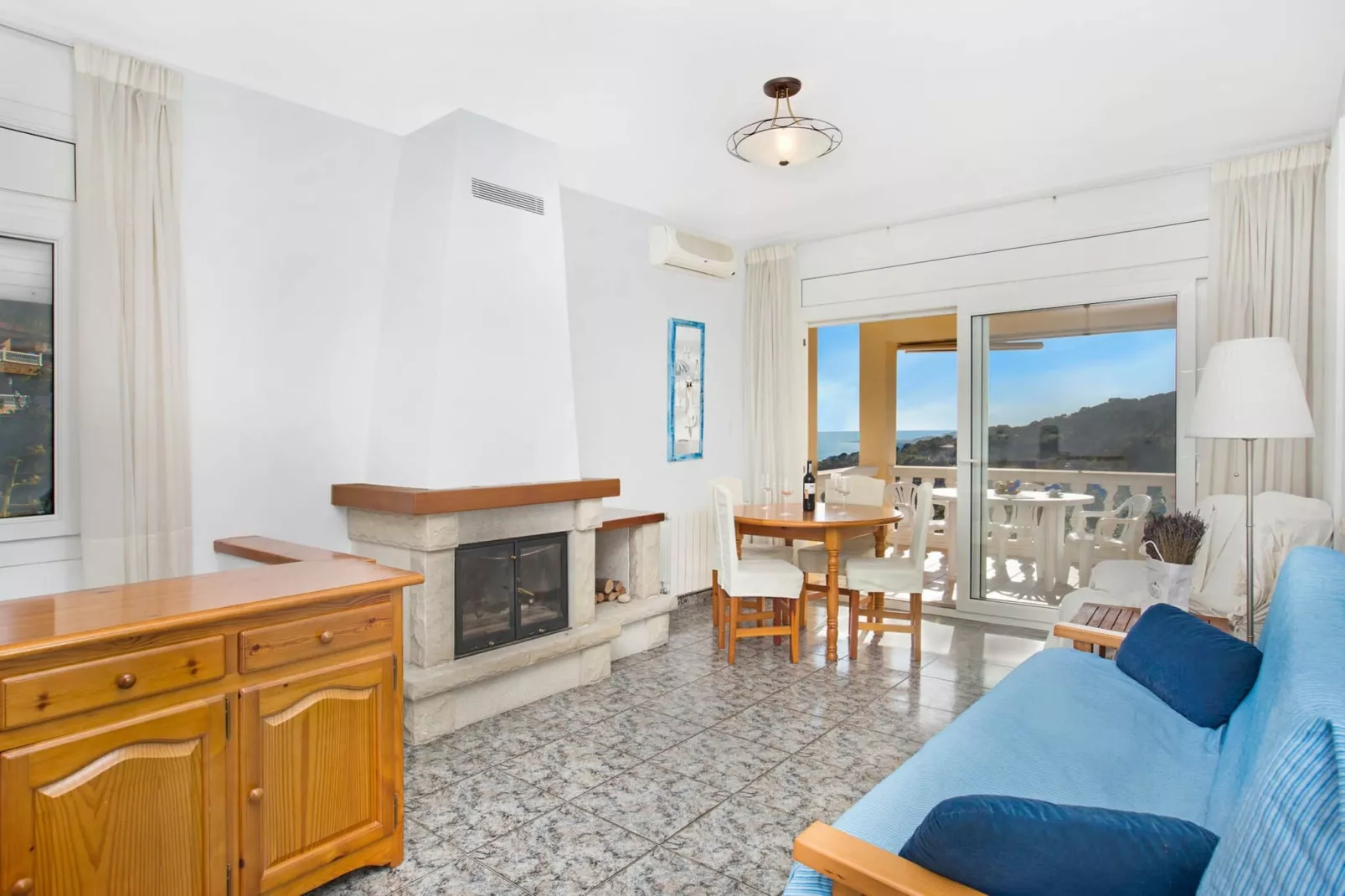 Cora-Living room