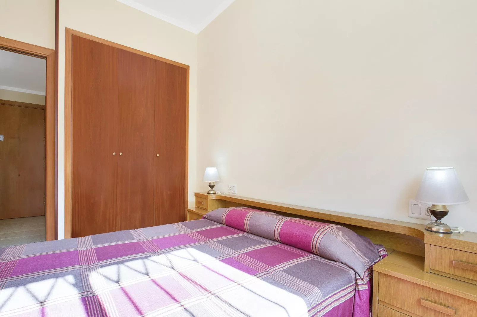 Port 51-Schlafzimmer