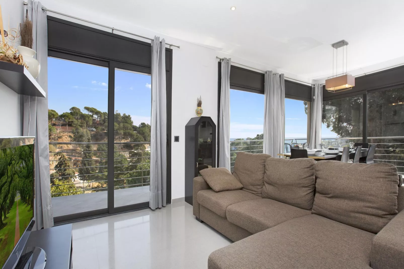 Santi-Living room