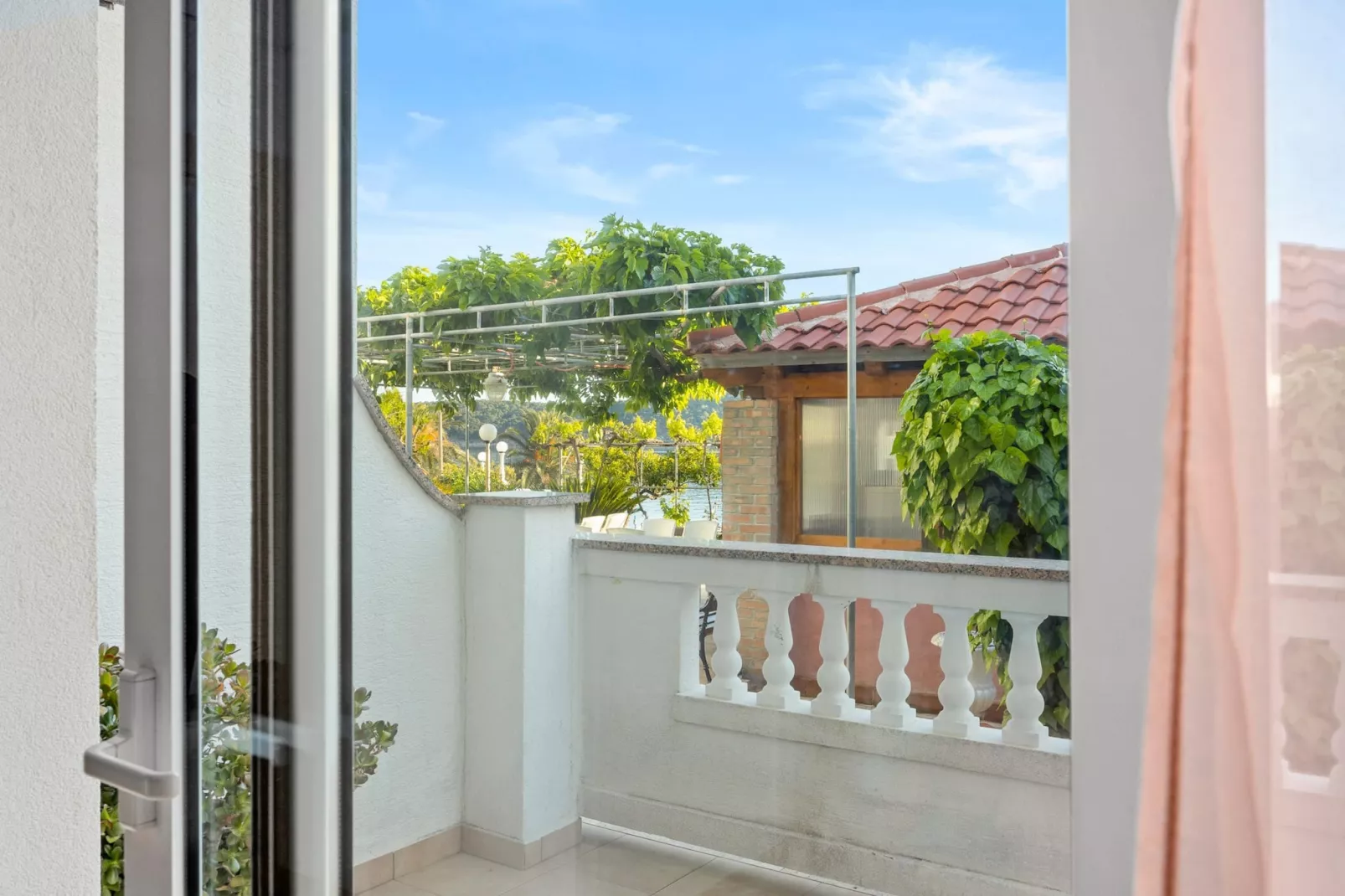 Apartments Jurica - Studio with Sea View-Terrace balcony