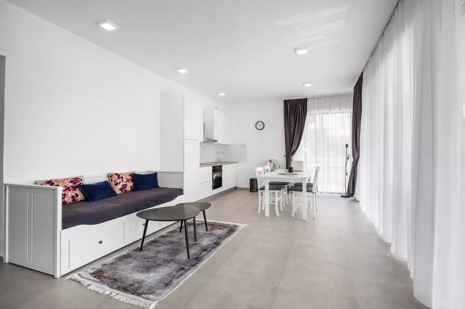 Max - Sea View, One Bedroom Apt with Terrace-Wohnzimmer