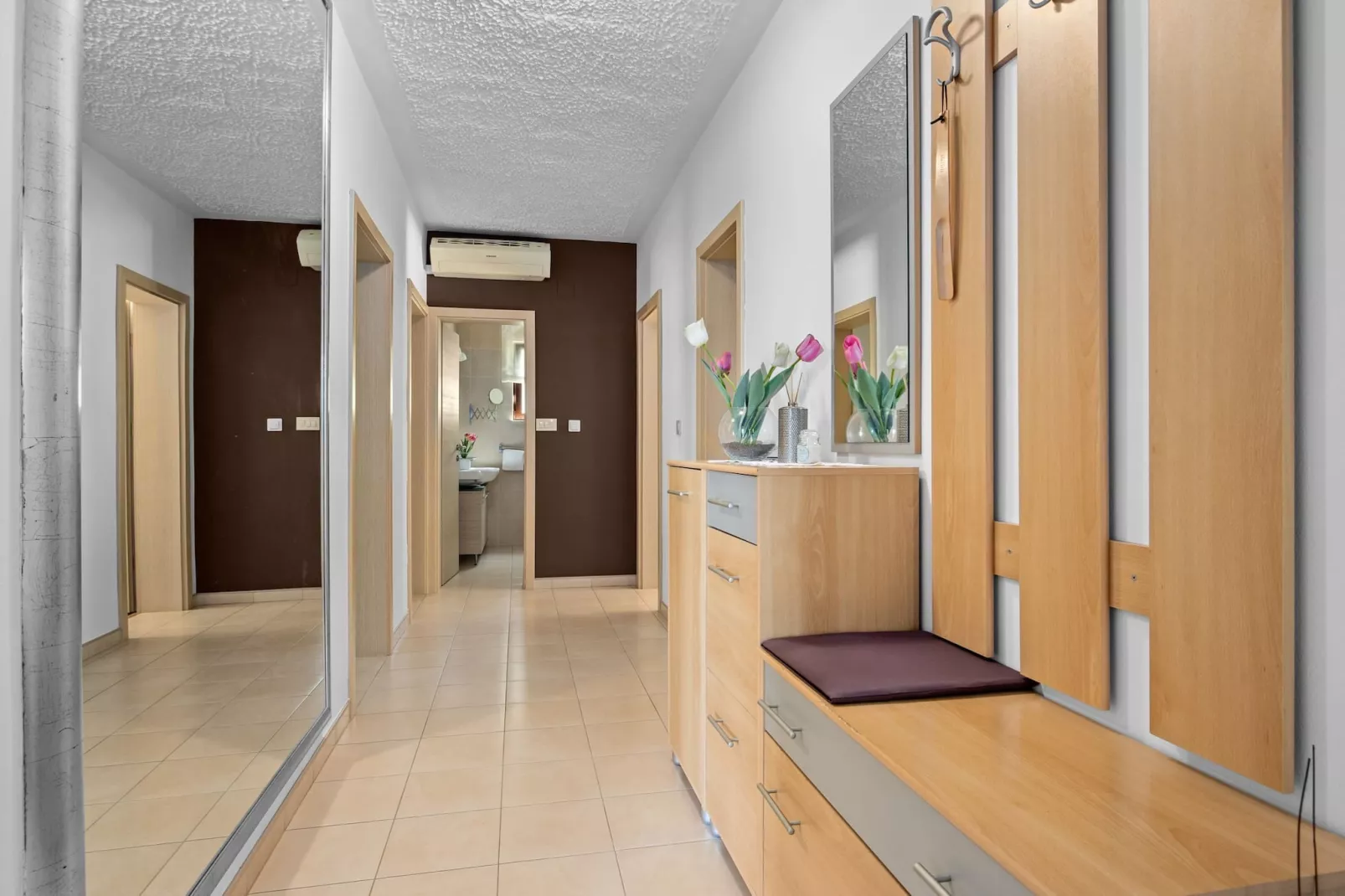 Anamar - Three Bedroom Apartment-Landing