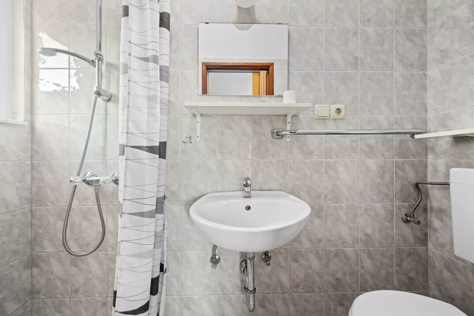 Apartments Jurica - Apt Petra with Sea View-Bathroom