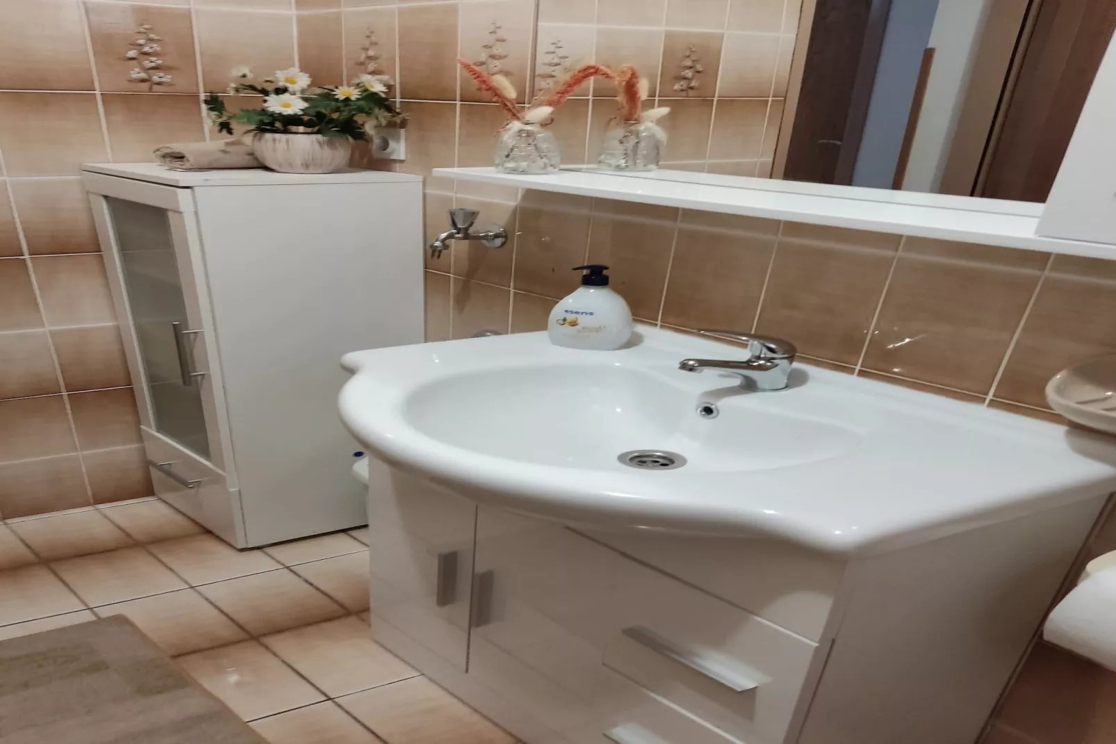 Apartment Neda with Wonderful Sea View-Badezimmer