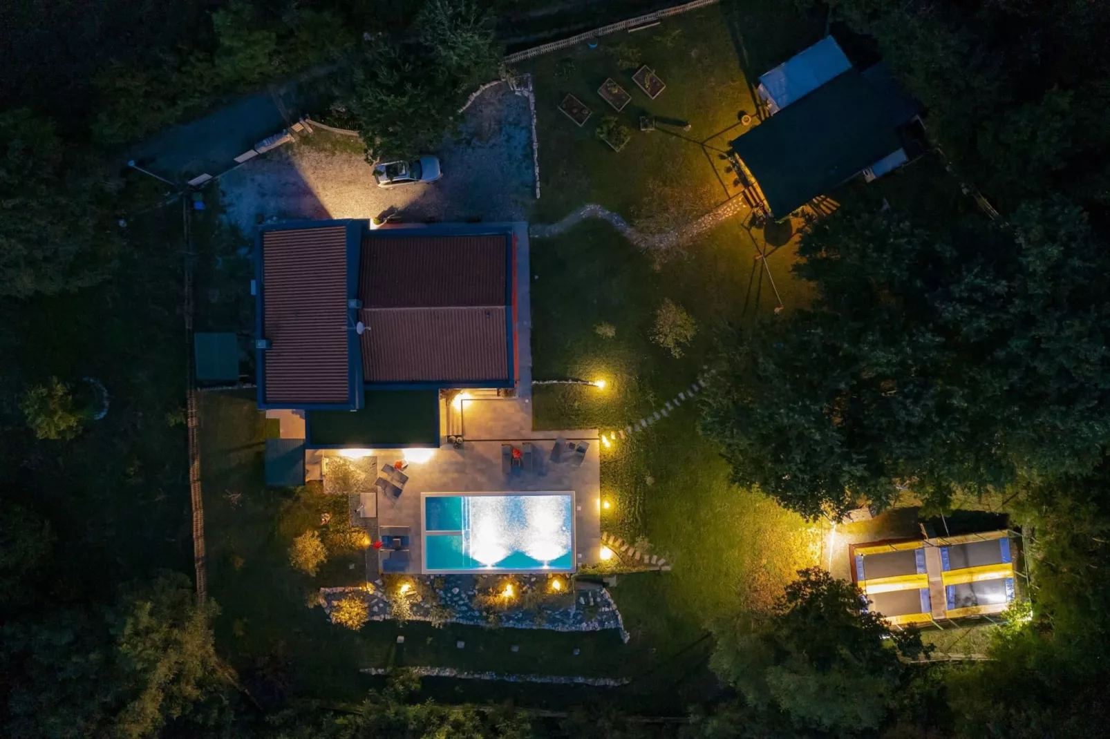 Red House Kraj Drage - Oasis in the Nature-Schwimmbad