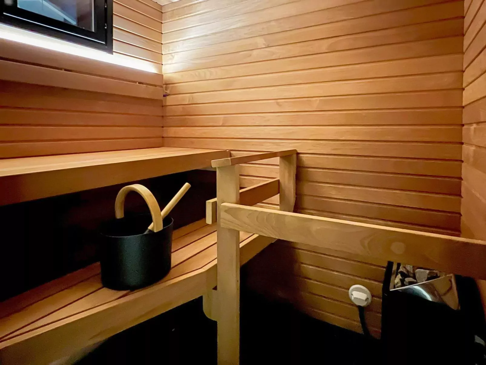 Rakkaranta a, lentäjän poika 1-Inside