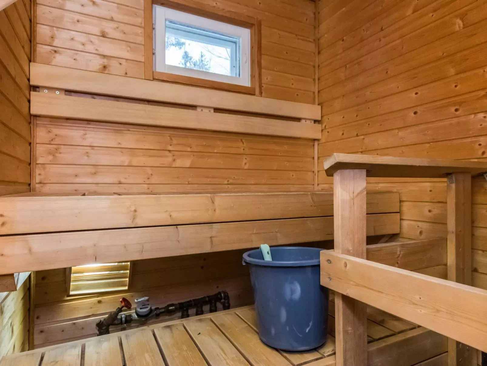 Kylpylän ullanrinne 12 d-Inside