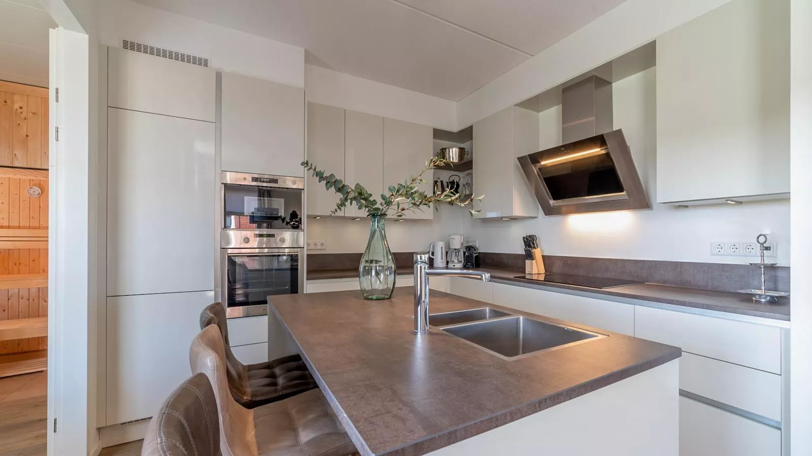 Coast Comfort-Kitchen