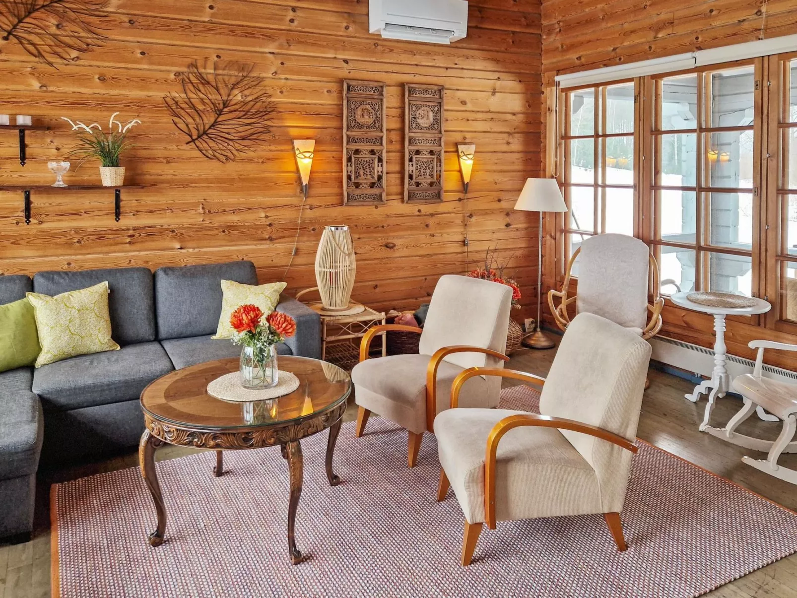 Annas beach-Inside