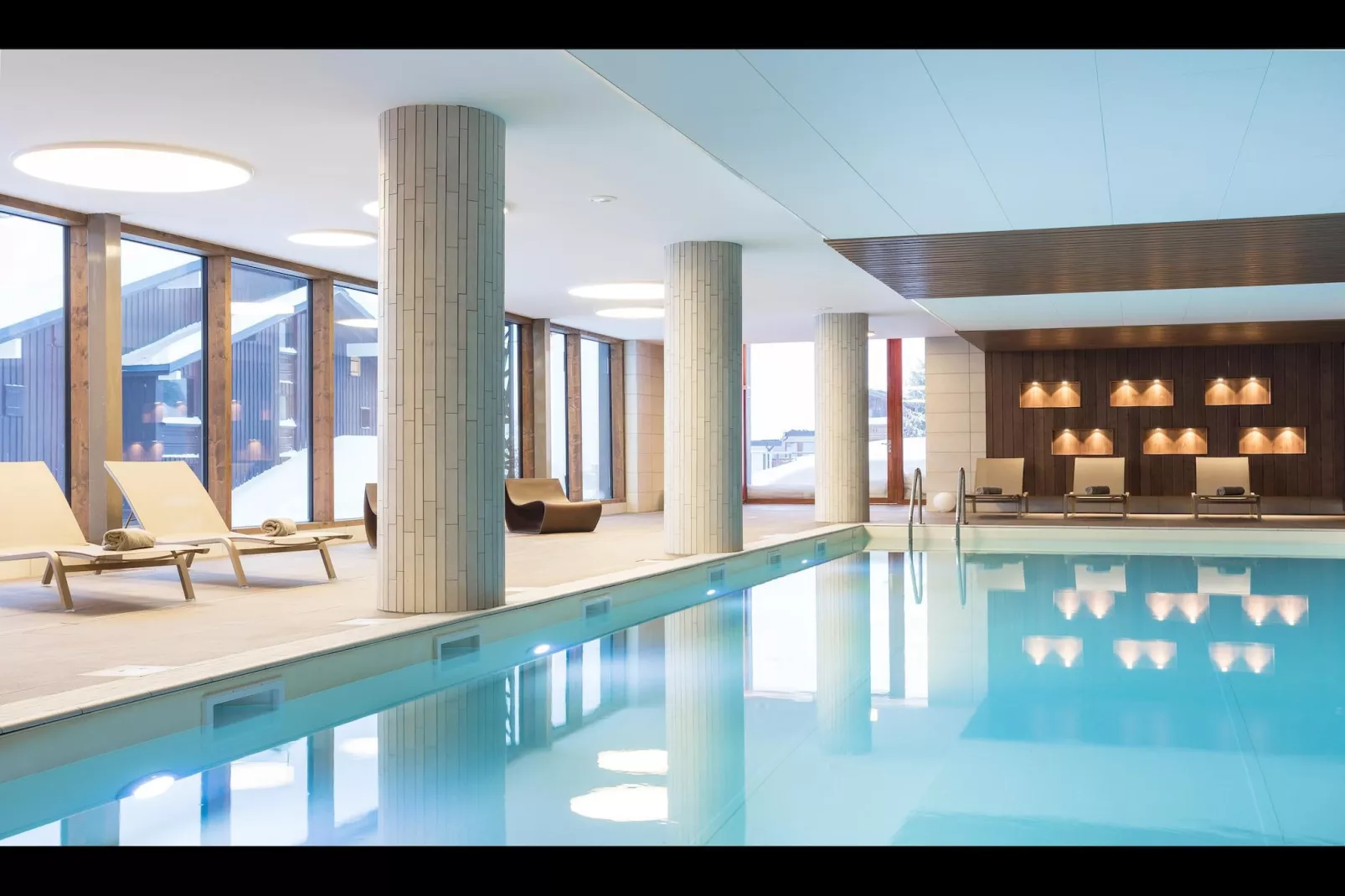 SAISIES-10PM-Pool
