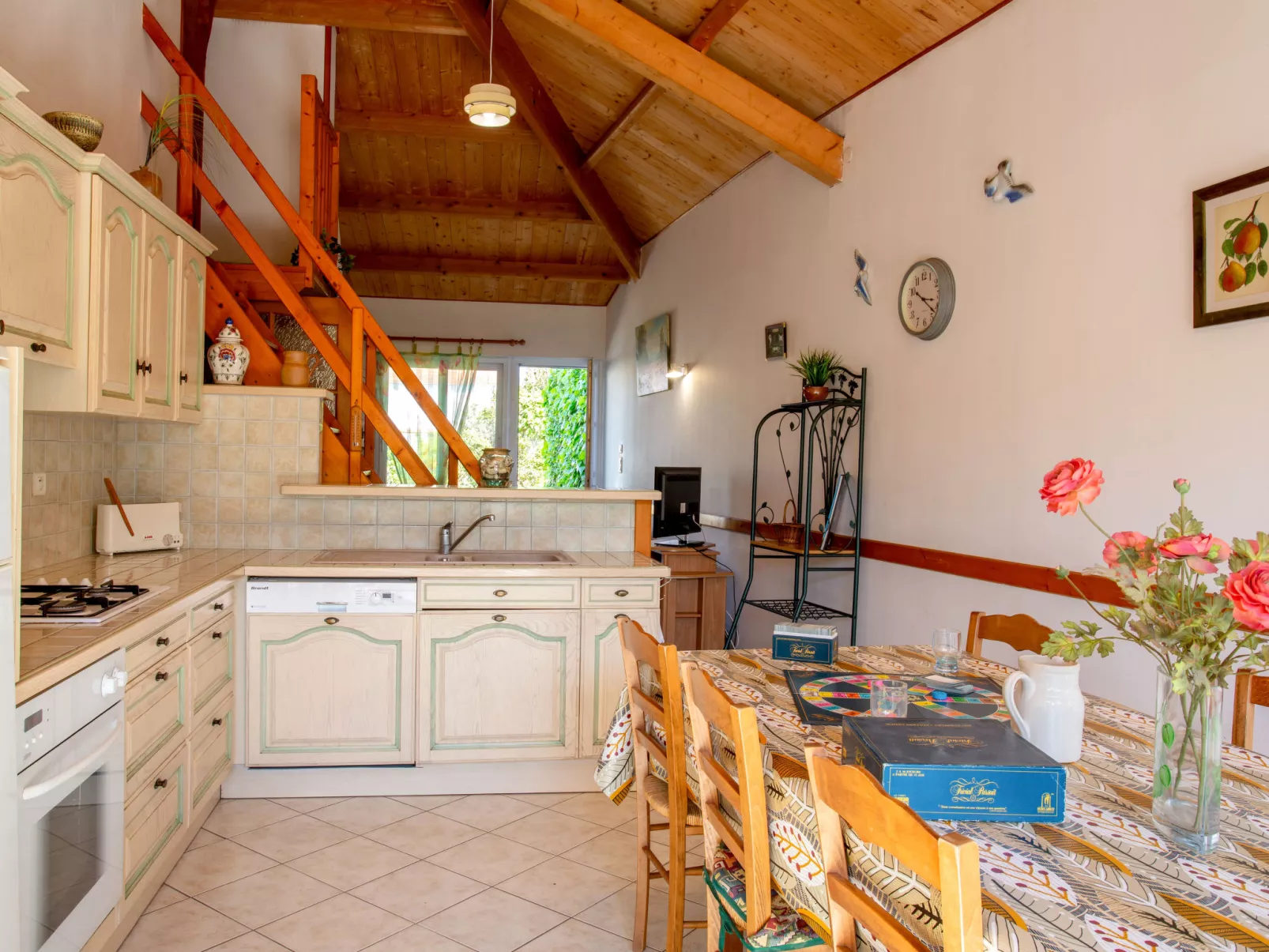 La Mouette Rieuse-Inside
