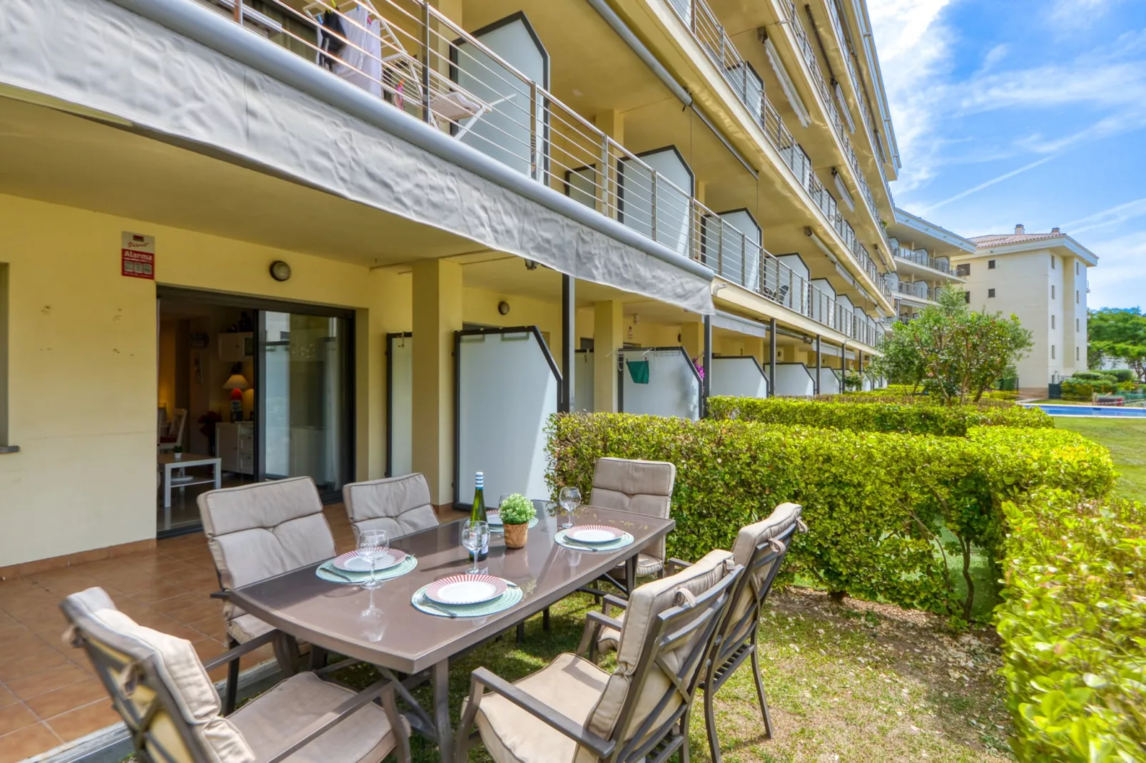 MILENI 2 4 Bjs 2 Roses-Terrace balcony