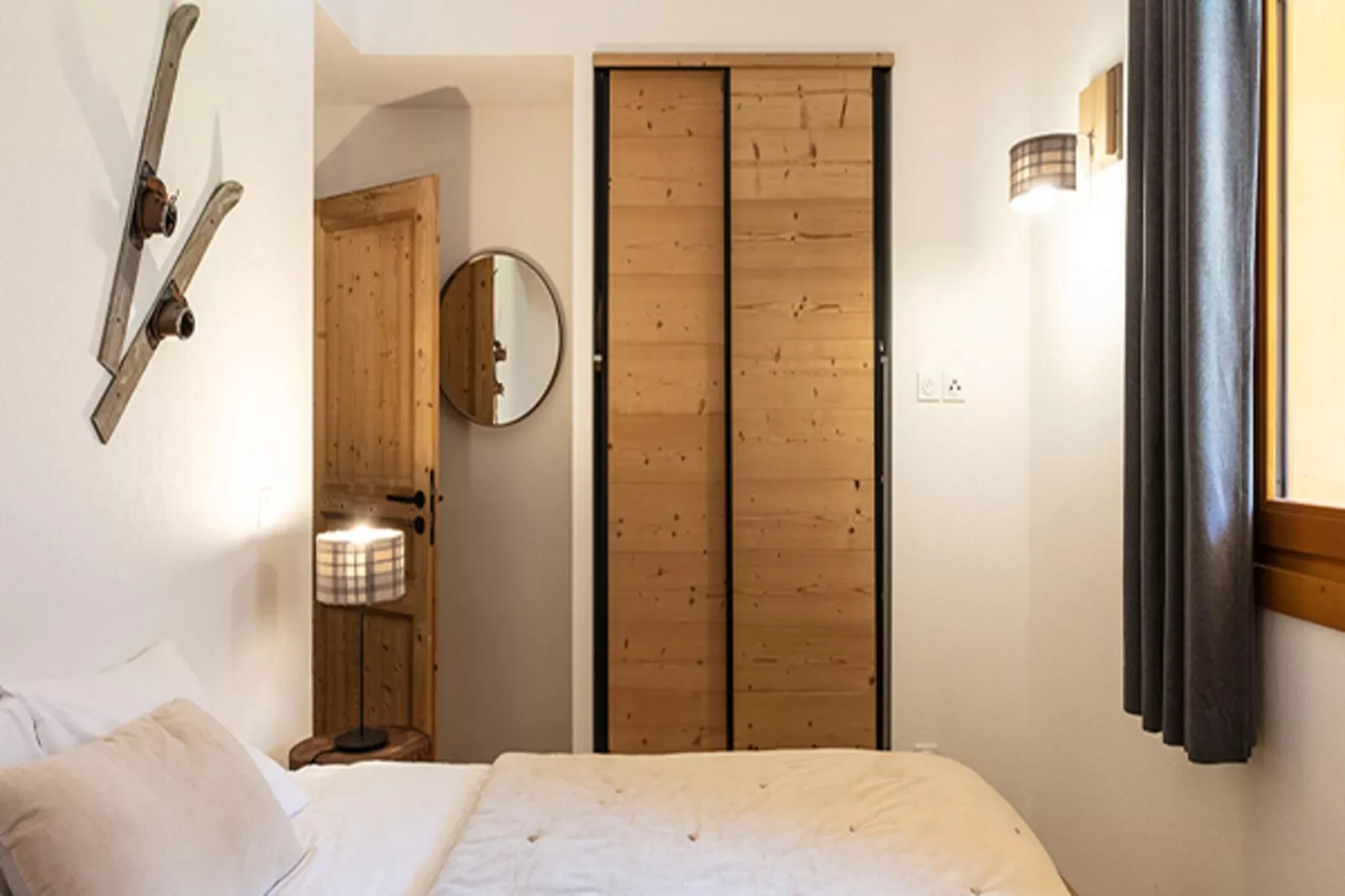 VAUJANY Edelweiss-A38P-Bedroom